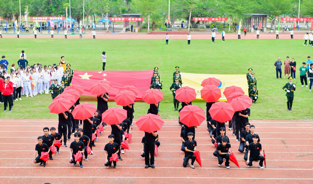机电学生3.jpg 机电学生3.jpg